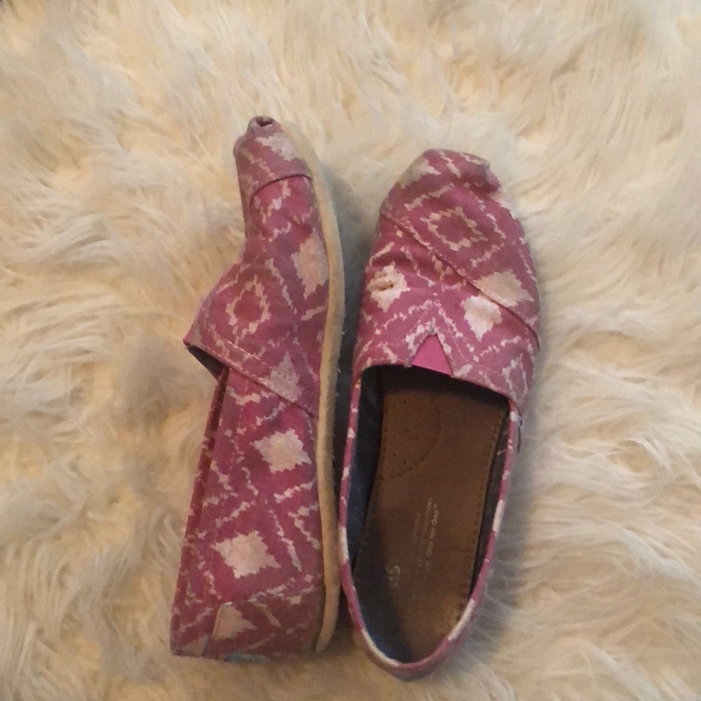 Toms